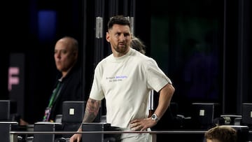 FORT LAUDERDALE, FLORIDA - APRIL 03: Lionel Messi #10 of Inter Miami looks on from the sidelines during the first half in the game against Monterrey in the quarterfinals of the Concacaf Champions Cup - Leg One at Chase Stadium on April 03, 2024 in Fort Lauderdale, Florida.   Megan Briggs/Getty Images/AFP (Photo by Megan Briggs / GETTY IMAGES NORTH AMERICA / Getty Images via AFP)