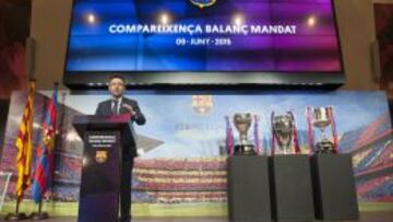 Bartomeu, con las tres copas a la izquierda.