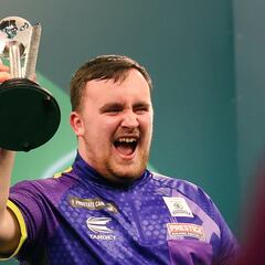 Luke Littler cierra un Mundial de Dardos de Récord Guinness