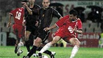 <B>LA QUE ESTÁ CAYENDO</B>. El Barcelona dio ayer una mala muestra de equipo y fue incapaz de vencer a un conjunto de Segunda B.