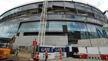 Obras en el exterior del Tottenham Hotspur Stadium.