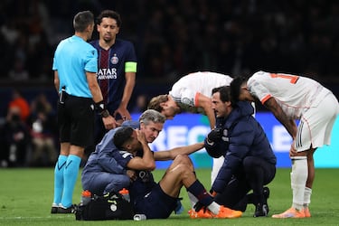 Achraf Akimi, dolorido y entre lágrimas, tras la entrada de Luis Díaz.