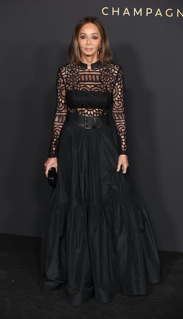 Isabel Preysler len la alfombra roja de la gran fiesta Moët & Chandon Effervescence organizada para celebrar la Navidad.