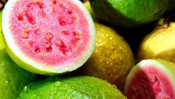 Tiene más vitamina C que la naranja y es vital para evitar el colesterol: la preciada fruta mexicana
