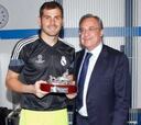 Florentino Pérez entregó a Iker Casillas su Cibeles