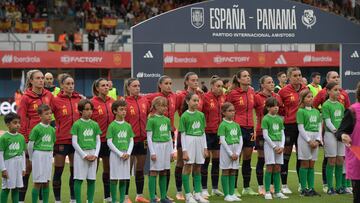 AVILES (ASTURIAS), 29/06/2023.- Las jugadoras de la selección española de fútbol momentos antes del partido amistoso entre las selecciones de España y Panamá, en Avilés (Asturias). EFE/ Eloy Alonso