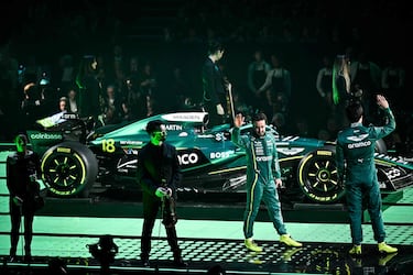 El Aston Martin será pilotado por el piloto español y doble campeón del mundo Fernando Alonso y el piloto canadiense Lance Stroll.