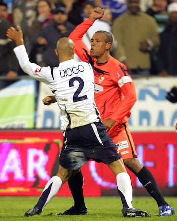 El 6 de enero de 2007 sucedió la pelea mas vergonzosa vista en un campo de fútbol. Se disputaba en la Romareda el partido entre el Real Zaragoza y el Sevilla FC. con 2-1 a favor de los maños, cuando en el último minuto de partido Luis Fabiano soltó un cabezazo a Diogo, que le había agarrado en la jugada previa, y el uruguayo le soltó un manotazo a la mandíbula. Tras este hecho se produjo una sucesión de manotazos faltos de puntería entre ambos. Una pelea inolvidable para los aficionados al fútbol español.