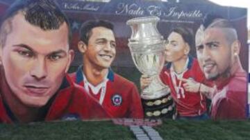 Gary Medel, Alexis S&aacute;nchez, Eduardo Vargas y Arturo Vidal son los protagonistas del mural con el cual Jos&eacute; Luis Madrid homenaje&oacute; a La Roja.