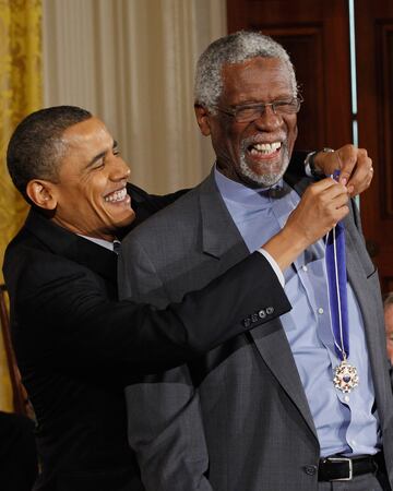 En 2011 fue condecorado con la Medalla de la Libertad por Barack Obama.