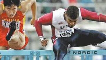 <b>EL GRAN DUELO. </b>El chino Liu Xiang cedió en las semifinales ante el estadounidense Terrence Trammel, que corrió con pantalón largo.