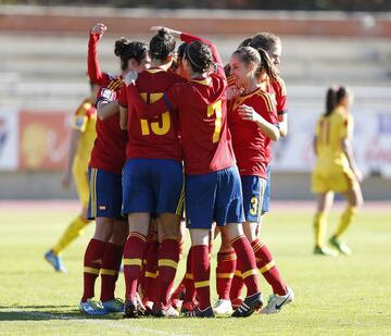 La selección española logró la clasificación para el primer Mundial Femenino a nivel absoluto. Lo consiguió gracias a una fase previa casi perfecta con nueve victorias y un empate, resultados que les sirvieron para ser líderes de grupo. Ya durante el Mundial, las de Ignacio Quereda cayeron eliminadas en la fase de grupos tras empatar contra Costa Rica y perder contra Brasil y Corea. Vicky Losada fue la primera jugadora en marcar en un Mundial. 