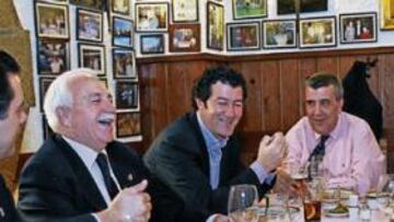 Mandía y Moreno Cariñena disfrutaron de una agradable conversación junto a los miembros de As