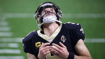 Durante la primera mitad del juego entre Saints y 49ers Drew Brees sufrió lesiones en costillas y pulmones, motivo por el que se espera quedé marginado.