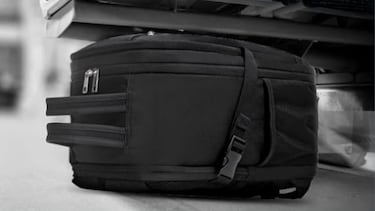 Ryanair cambia su política de equipaje: así es la mochila de viaje para su cabina de avión