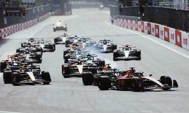 Salida muy limpia en el Gran Premio de Azerbaiyán. Sin incidentes en los primeros instantes de la carrera.