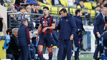 El Levante se vuelve a enganchar al tren del playoff, tras su contundente victoria ante el Villarreal B. Álex Muñoz inició el triunfo con su segundo tanto de la temporada, recogiendo un rechace tras una falta en la que Iker Álvarez no estuvo acertado, dejando la pelota muerta.