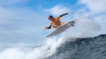 Surfista en el Spring Surfest Las Américas Pro 2024