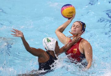 Gran debut de la selección femenina de Waterpolo. Las españolas no dieron ninguna opción a las sudafricanas desde el primer momento. Vencieron a Sudáfrica 4-29.

