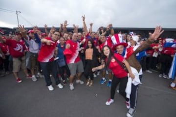 Varios aficionados de Costa Rica se dieron cita al Coloso de Santa Úrsula para presenciar el duelo eliminatorio entre el tricolor y los ticos.