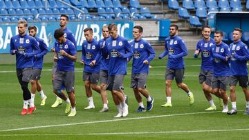 El Deportivo, bajo mínimos, se entrenó en Riazor este viernes.