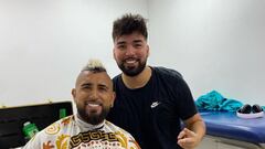 El barbero de Arturo Vidal da la pista definitiva sobre su futuro: llamada en vivo
