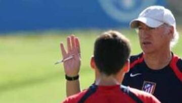 <B>OPTIMISTA.</B> El 'Virrey' afirma que el dinero tiene mucha importancia en el fútbol, pero no descarta sorprender a los grandes del fútbol español.