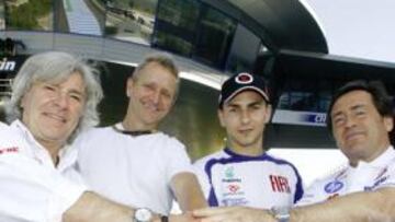 <b>UNIDOS. </b>Estos cuatro mosqueteros especiales nos darán su particular visión de las carreras y juntos representan lo mejor de distintas épocas del motociclismo mundial.