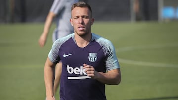 Arthur, en un entrenamiento con el Barcelona. 