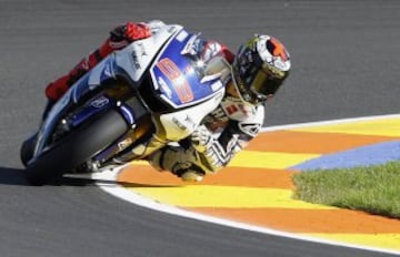 Lorenzo comenz車 2012 con pole y victoria en el GP de Qatar. En las 迆ltimas carreras de la temporada no gan車 ninguna y tuvo que resistir los duros envites de Pedrosa, que luchaba por conseguir el Mundial. Finalmente, en 2012, tras quedar segundo en el GP de Australia tras Stoner, Jorge Lorenzo volvi車 a ser campe車n de MotoGP por segunda vez en su carrera, firmando una incre赤ble campa?a en la que consigui車 16 podios de 18 carreras disputadas, resistiendo al mejor Dani Pedrosa de toda su carrera.