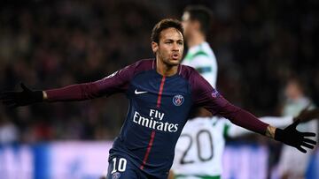Neymar es, por un amplio margen, el futbolista más caro en la historia del balompié. Los dueños del Paris Saint Germain querían en su equipo al carioca sí o sí, y pagaron la cláusula de rescisión de 267 millones de dólares que el Barcelona definió en el contrato del capitán de la selección brasileña. El extremo de 25 años buscará hacer su propia historia, y ganar el Balón de Oro, como el referente de la escuadra parisina junto a Edinson Cavani y Kylian Mbappé
