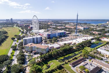 Inaugurada en 2015 tras tres años de construcción, ofrece unas espectaculares vistas de varios parques temáticos de la zona como World Disney World o Universal Orlando.