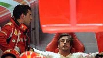 <b>RESPIRANDO. </b>Alonso se llevó un enorme susto tras el accidente que sufrió en el GP de Bélgica.