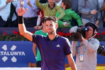 El tenista español Rafael Nadal, perdió en las semifinales del ATP 500 de Barcelona ante el austriaco Dominic Thiem, con parciales de 6-4 y 6-4. 