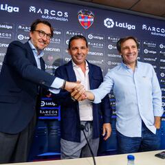 Calleja: “El Levante tiene la exigencia de estar el año que viene en Primera”