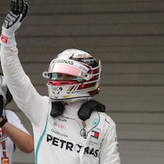Hamilton logra la pole con un nuevo error de Vettel y Ferrari