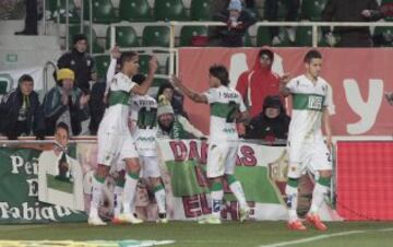 2-0. Rodrigues celebró el segundo tanton con sus compañeros.