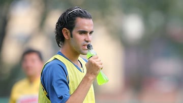 Santiago Fernández invita a Christian Martinoli a tener una charla