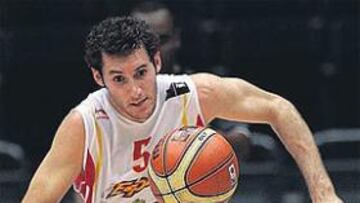 <b>MARCHA IMPARABLE. </b>Gran aportación de Rudy Fernández al triunfo español sobre Serbia.