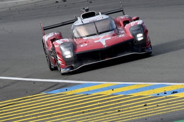 Ferrari gana Le Mans con Kubica y baja a Molina del podio