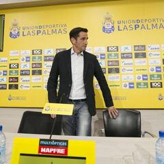 Juanito perfila la nueva plantilla junto a Manolo Jiménez