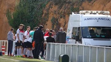 Un entrenador que estaba en la grada le salv&oacute; la vida a un jugador.