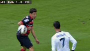 Cristiano Ronaldo pidió penalti por mano de Roberto Lago