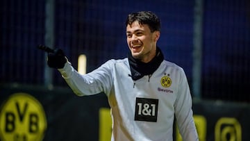 Gio Reyna contin&uacute;a trabajando en su regreso a las canchas con el Borussia Dortmund