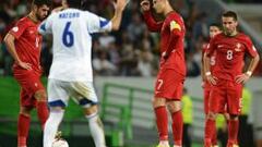 Los jugadores de Portugal, frustrados.