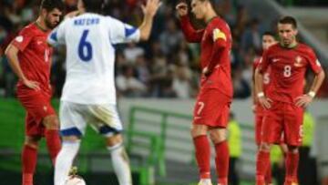 Los jugadores de Portugal, frustrados.