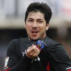 Valdés abandona práctica y temen por posible desgarro