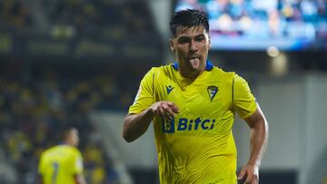 "Diestra de oro": los elogios que recibe Alarcón en España