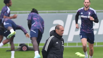 Allegri, durante el entrenamiento previo al partido con el Benfica.