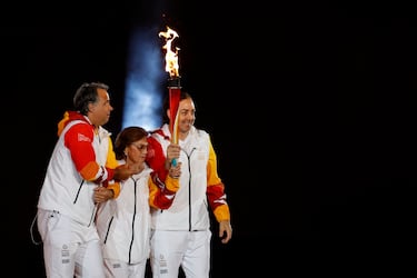 ¿Quién es Lucy López, la ex atleta chilena de 93 años que encendió la antorcha en Santiago 2023?